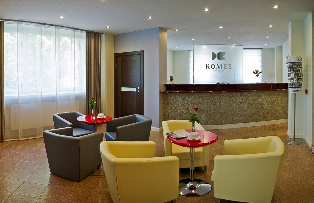 Hotel Komes Skarzysko-Kamienna Bagian luar foto