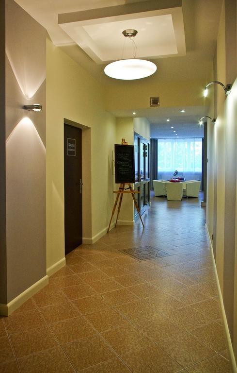 Hotel Komes Skarzysko-Kamienna Bagian luar foto