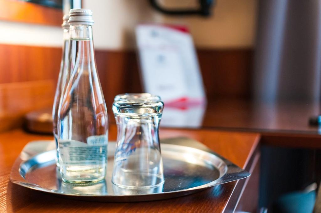 Hotel Komes Skarzysko-Kamienna Bagian luar foto