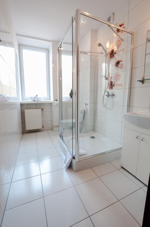Hotel Komes Skarzysko-Kamienna Bagian luar foto