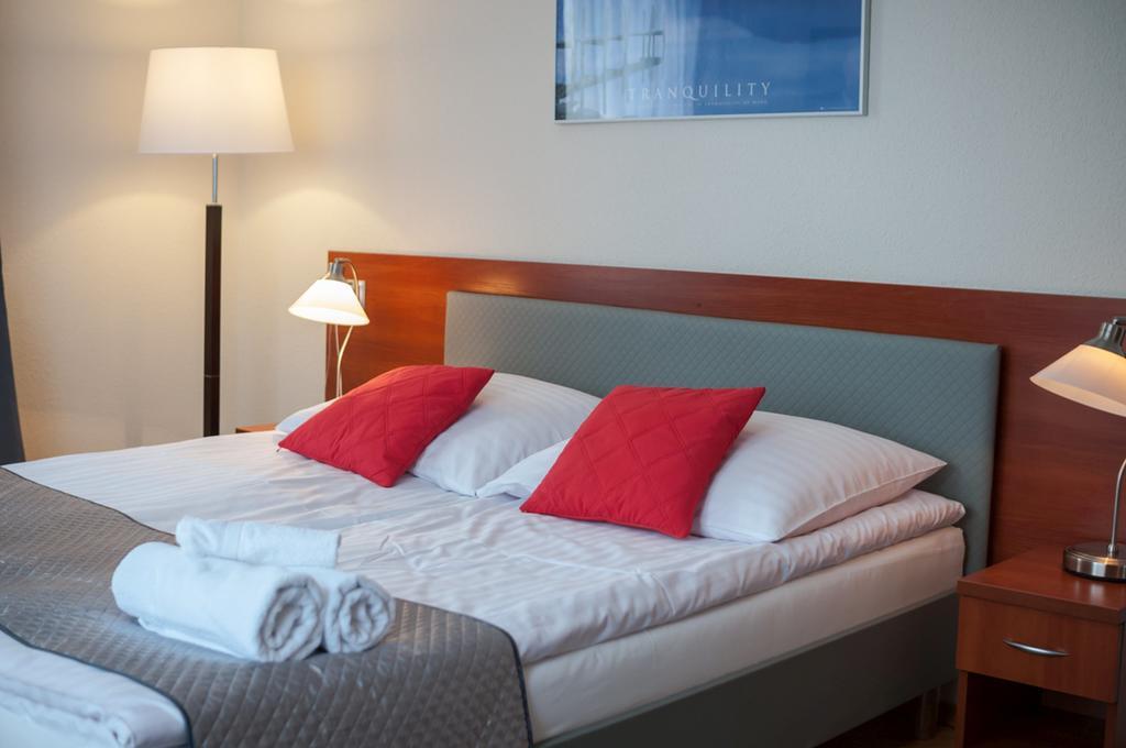 Hotel Komes Skarzysko-Kamienna Bagian luar foto