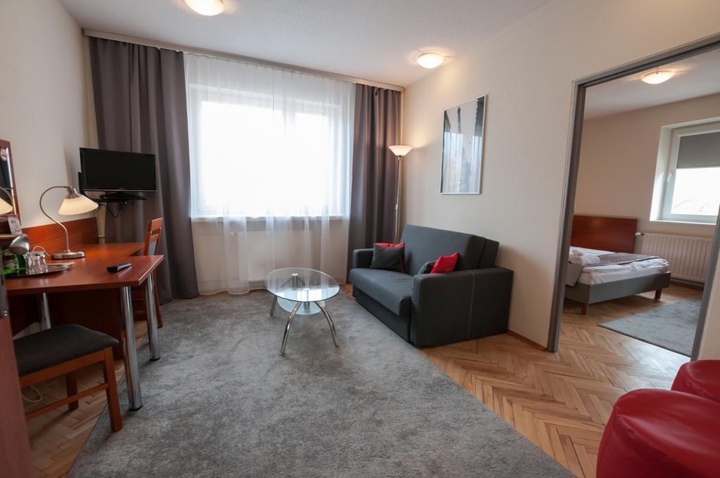 Hotel Komes Skarzysko-Kamienna Bagian luar foto